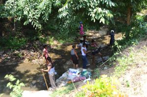 limpiando el río(1)