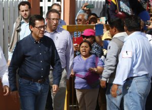 Roberto Campa Ciprian Subsecretario de Derechos Humanos de la Secretaría de Gobernación se reunio con maestros, pobladores, familiares de heridos y fallecidos en los hechos violentos del pasado 19 de Junio en el Municipio de Nochixtlan, Oaxaca.