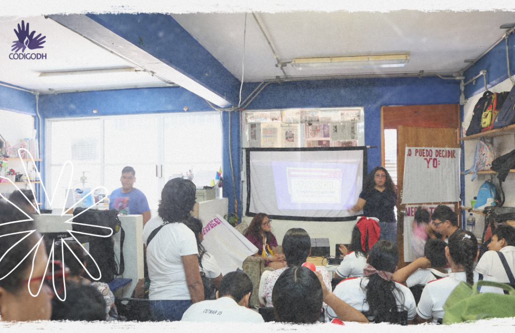 Foto de participantes del taller en un salón de clases