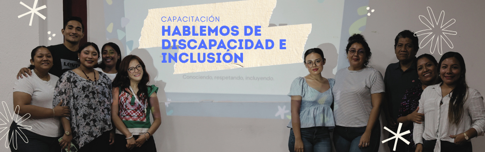 9 personas participantes del taller pasando junto a Rosy Chiñas facilitadora del taller.