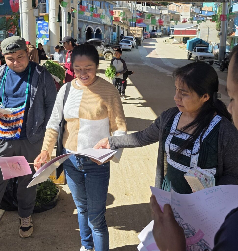 Personas en una plaza